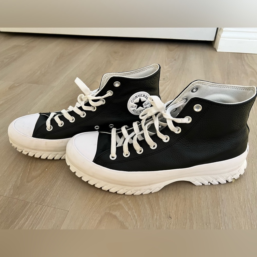 Converse Chuck Taylor All Star Lugged 2.0 Leather Black White Womens Sz 12.5